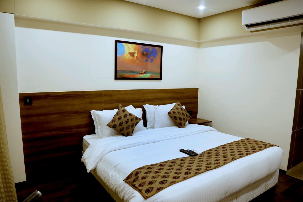 Hotel Mumbai House Andheri East, Mumbai Bagian luar foto