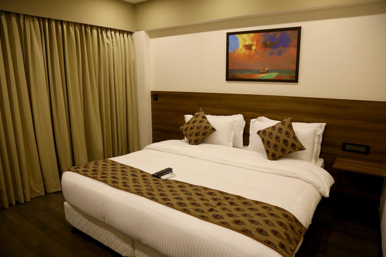 Hotel Mumbai House Andheri East, Mumbai Bagian luar foto