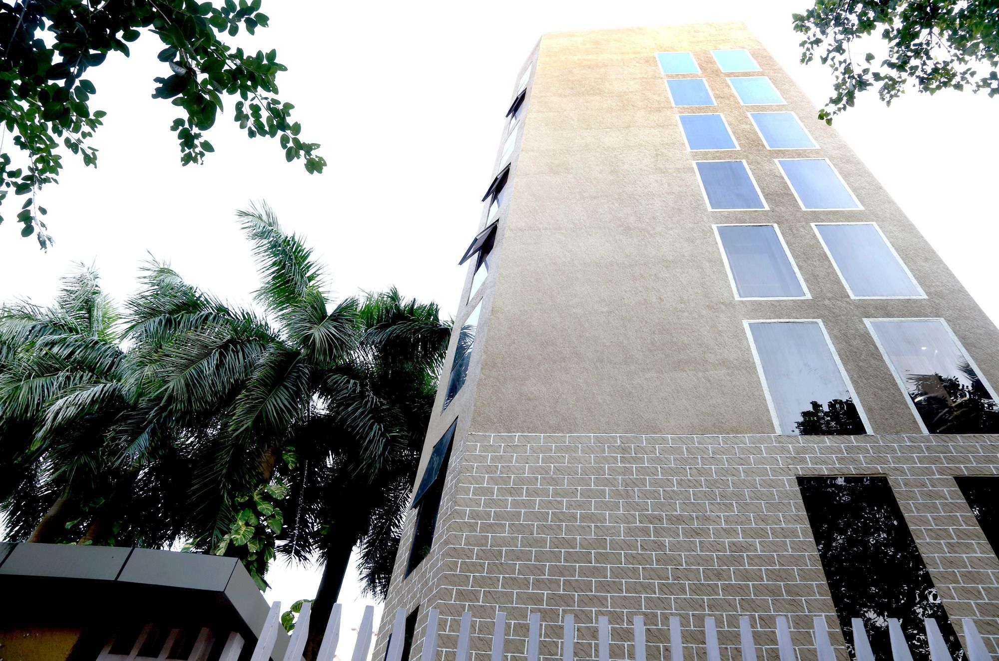 Hotel Mumbai House Andheri East, Mumbai Bagian luar foto